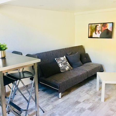 Studio 4 Personnes Avec Piscine, Tennis Apartment Hyeres Ngoại thất bức ảnh