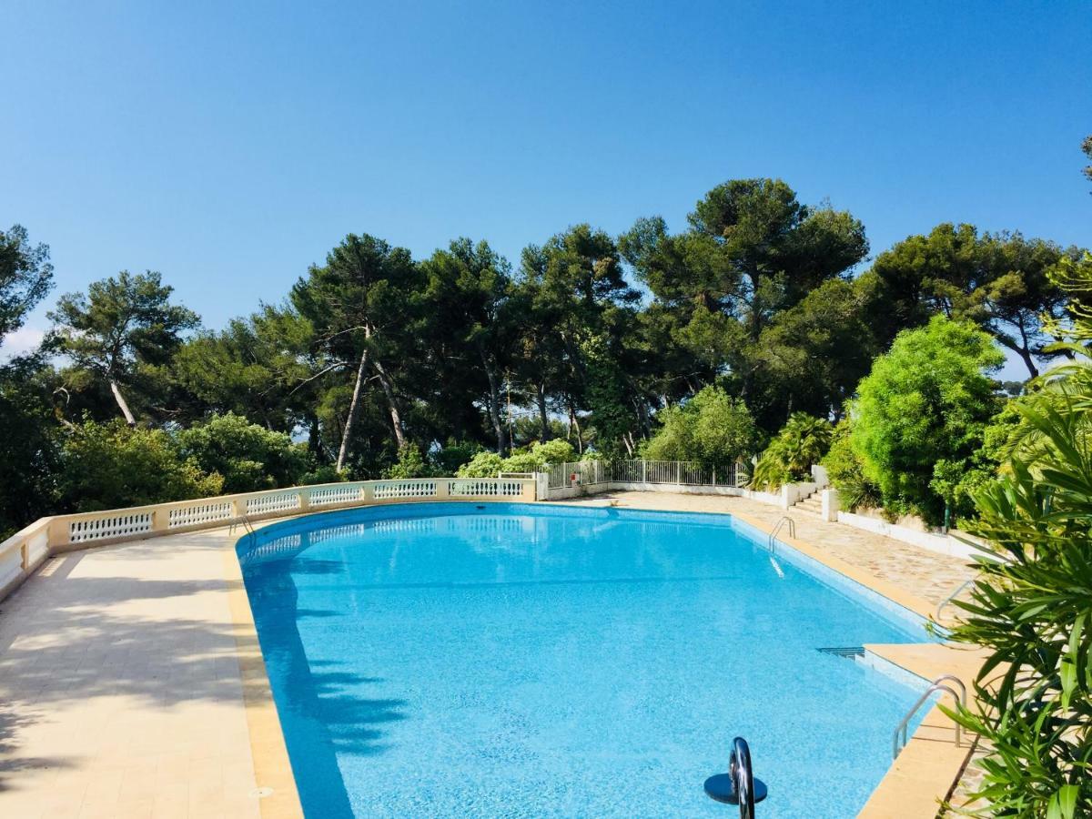 Studio 4 Personnes Avec Piscine, Tennis Apartment Hyeres Ngoại thất bức ảnh