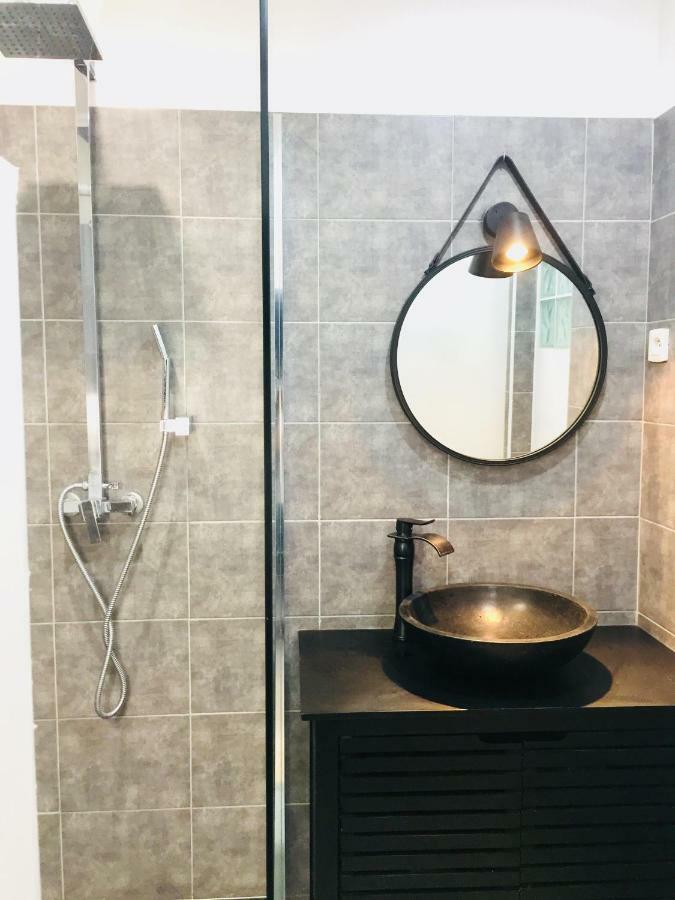 Studio 4 Personnes Avec Piscine, Tennis Apartment Hyeres Ngoại thất bức ảnh