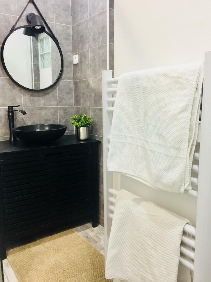 Studio 4 Personnes Avec Piscine, Tennis Apartment Hyeres Ngoại thất bức ảnh
